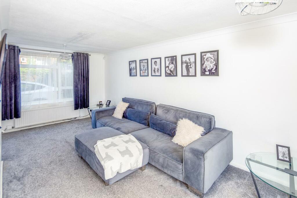 02-living room-2.jpg