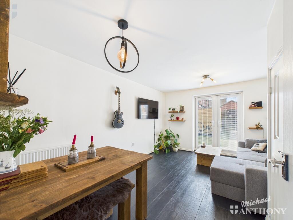 CAM03218G0-PR0587-STILL003