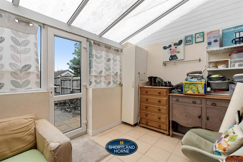 sun room/utility
