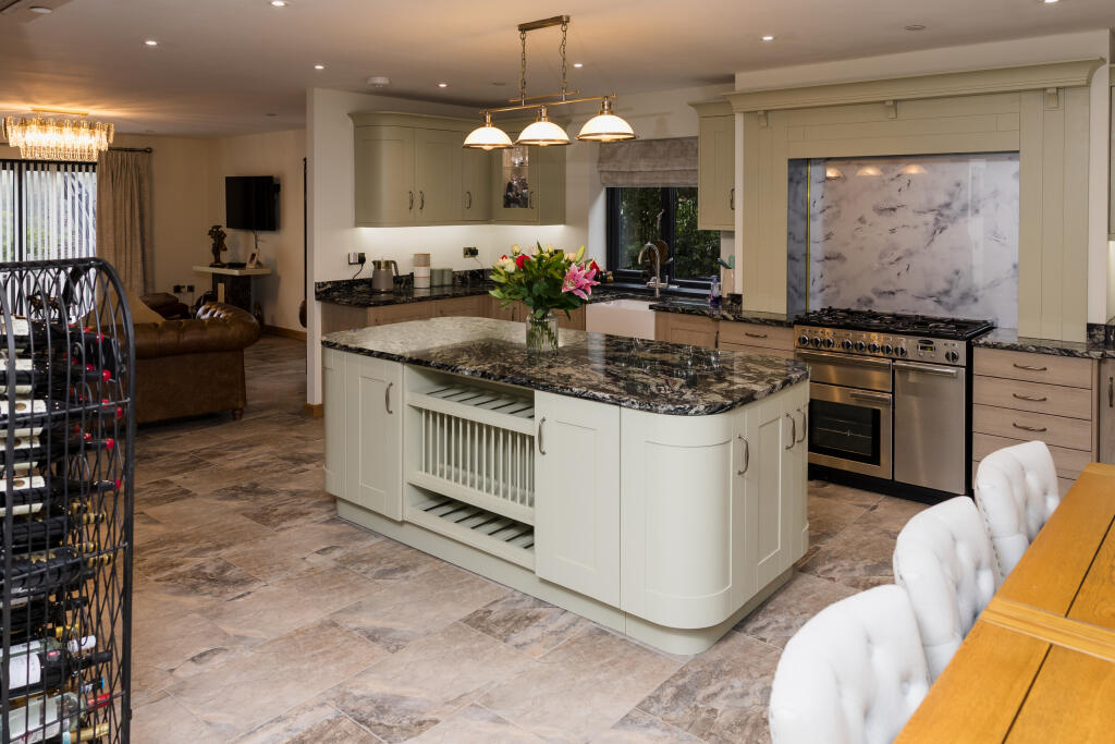 2025-08-07 WALKER &amp; LEWIS-CEFN-11