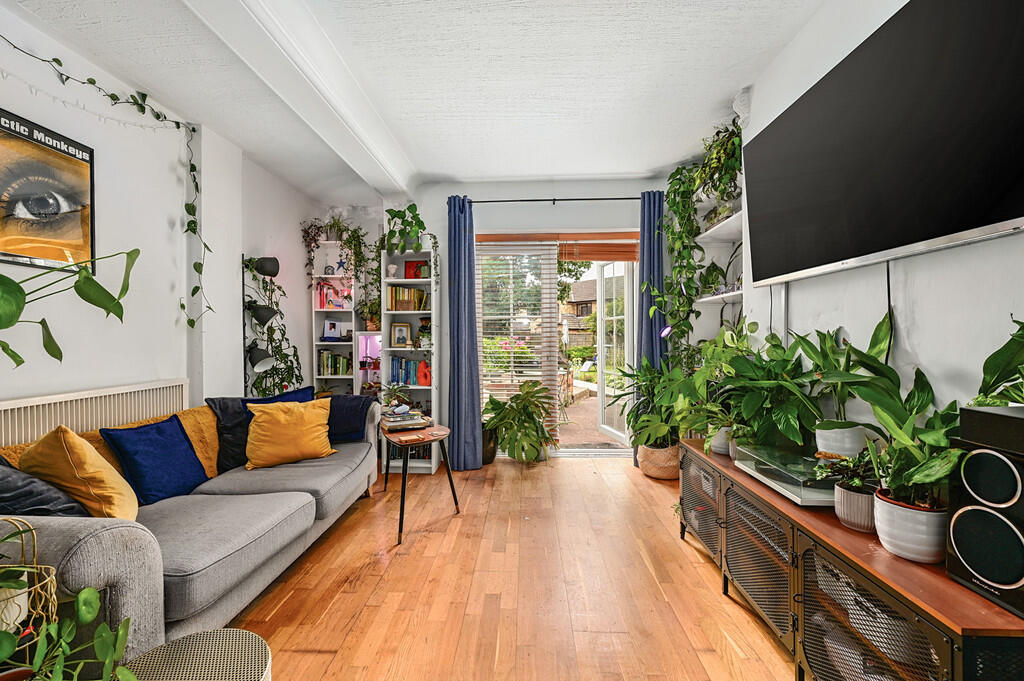 6 Longdown Lodge ...