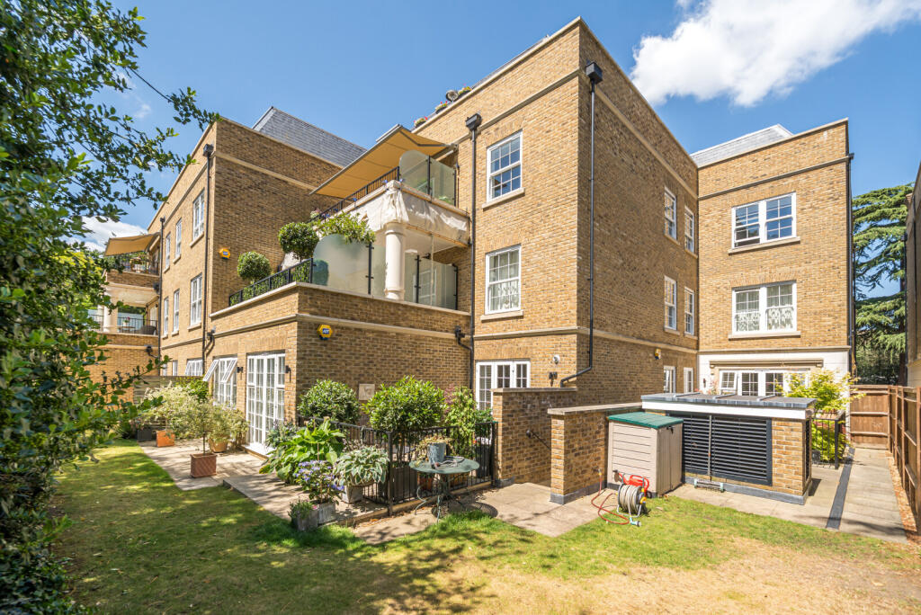 1320752-8-686d148...