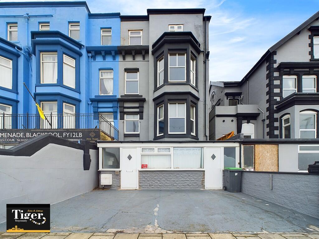 CAM02176G0-PR0445...