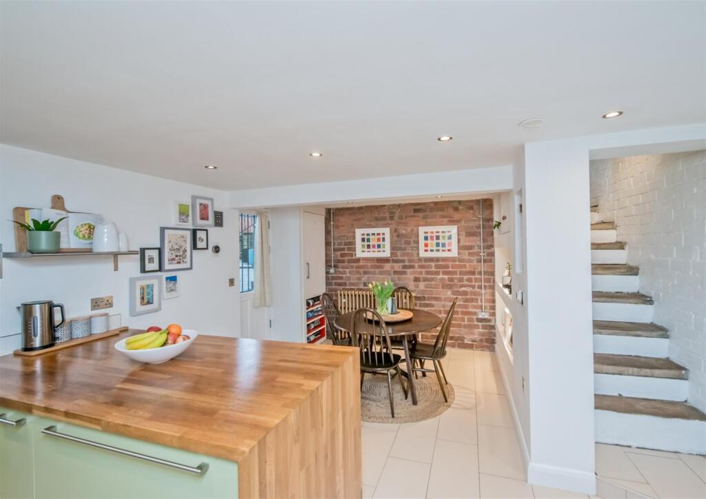 Fitted Dining Kitchen: