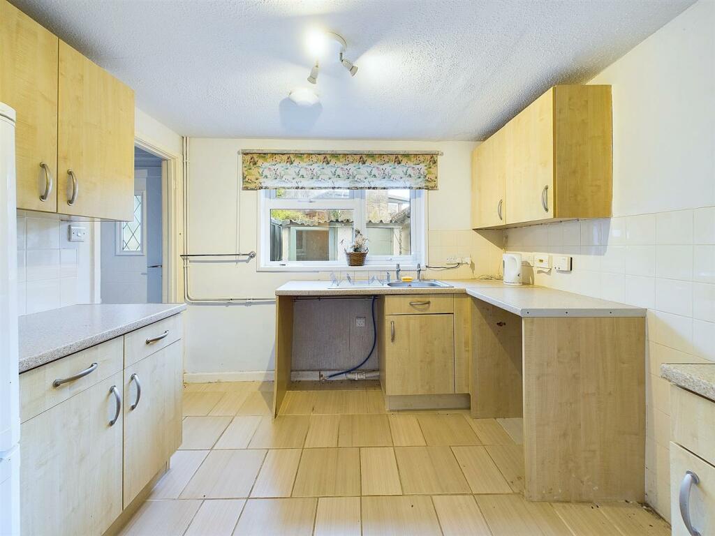 6 - Cottage for Auction, Clapton-in-Gordano.jpg