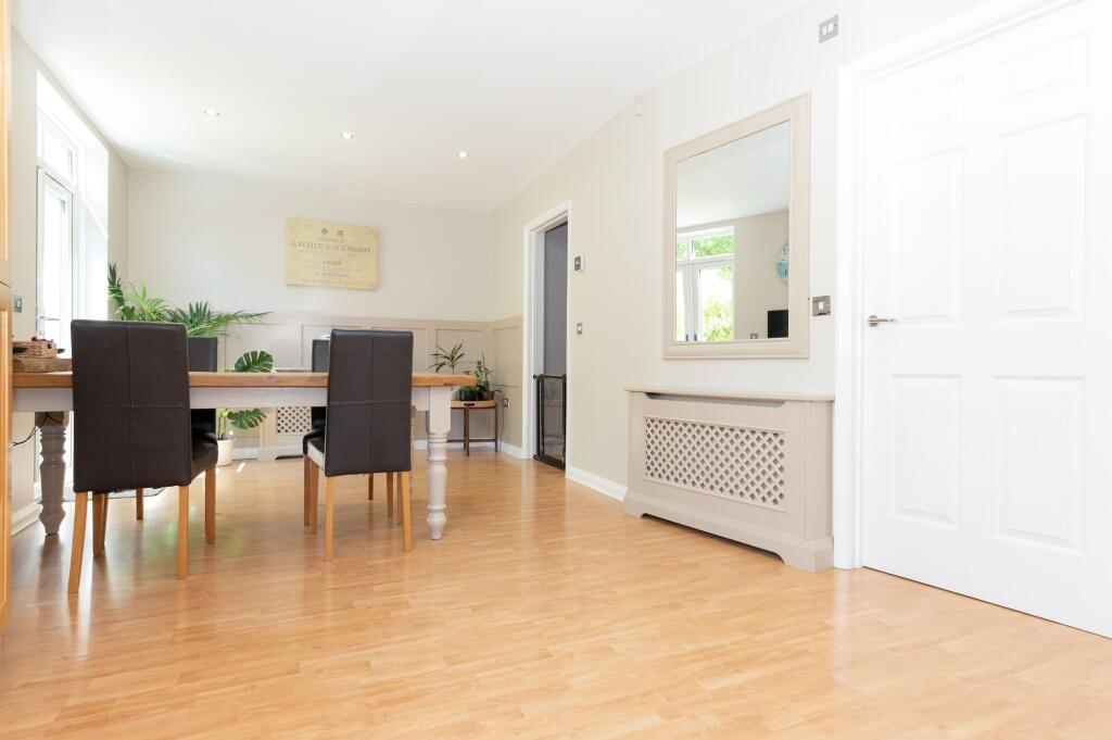 KITCHEN DINER AND FABULOUS SITTING/DINING ROOM