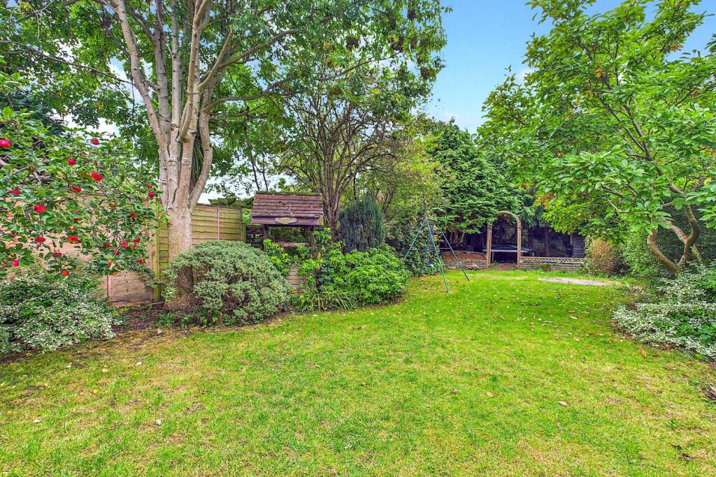 Dodsworth Avenue - Garden