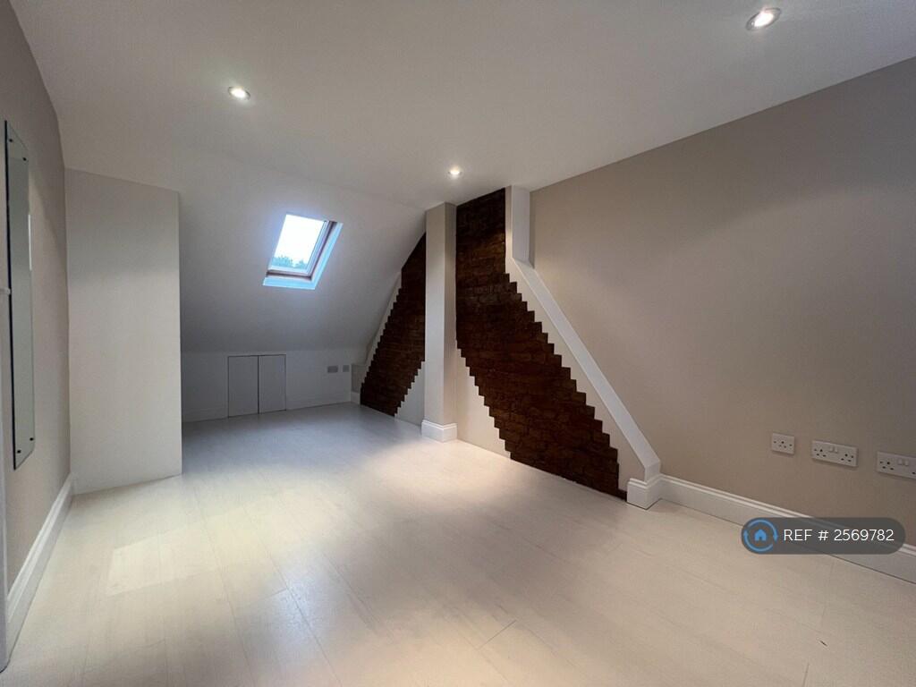 Bedroom 5 Loft