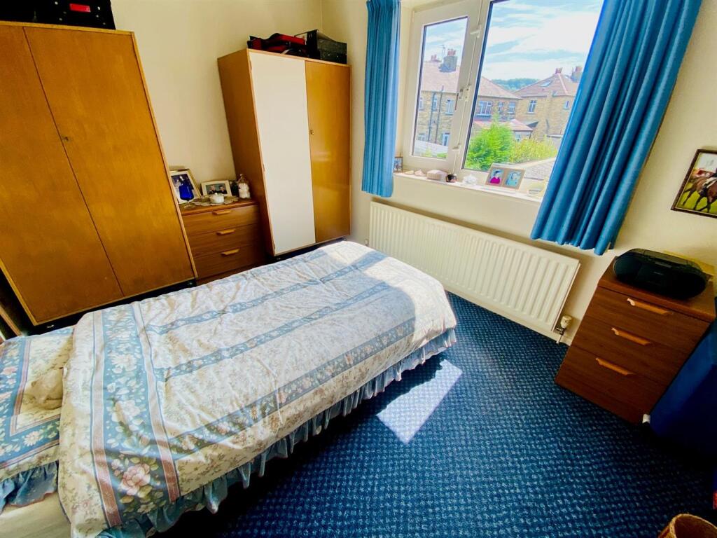 bedroom 3.jpg