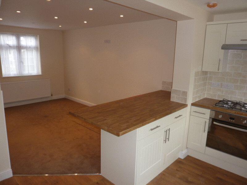 kitchen diner (angle 2)