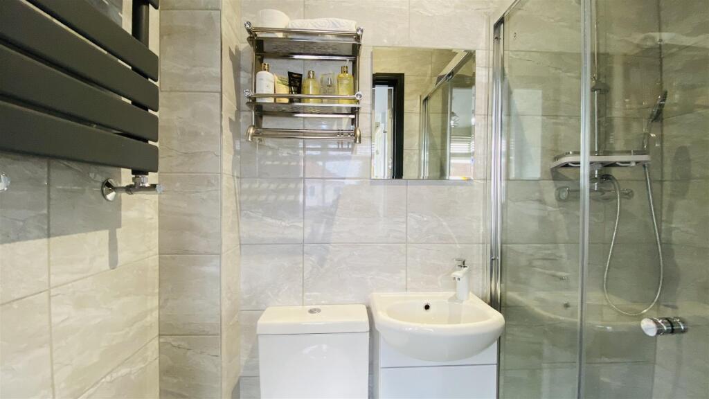 Room 5 En-suite