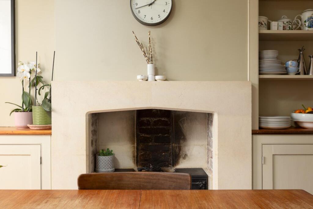 332 Stapleton Road-6.jpg