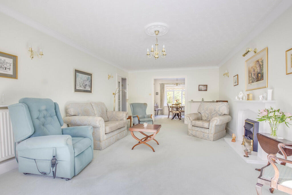 9 Snells Wood Cou...