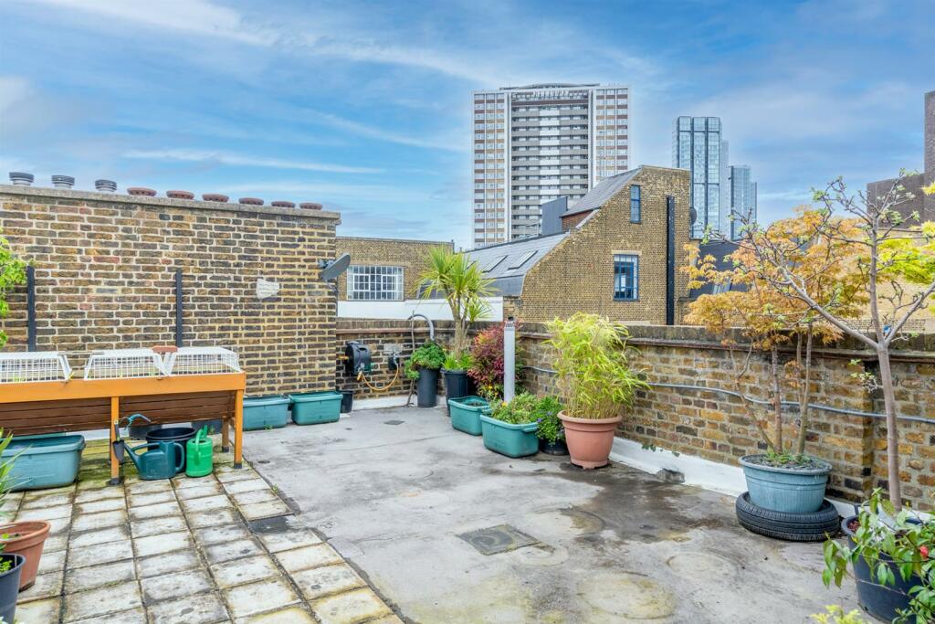 21 To Let 2 Bedroom Flat garden N1 EC1 www.steele.