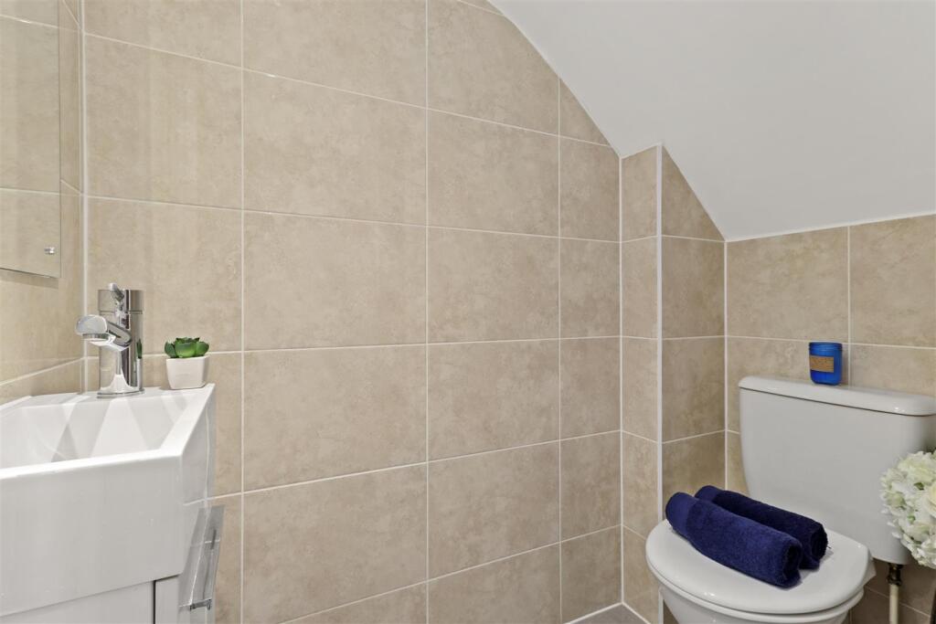 Cloakroom/WC