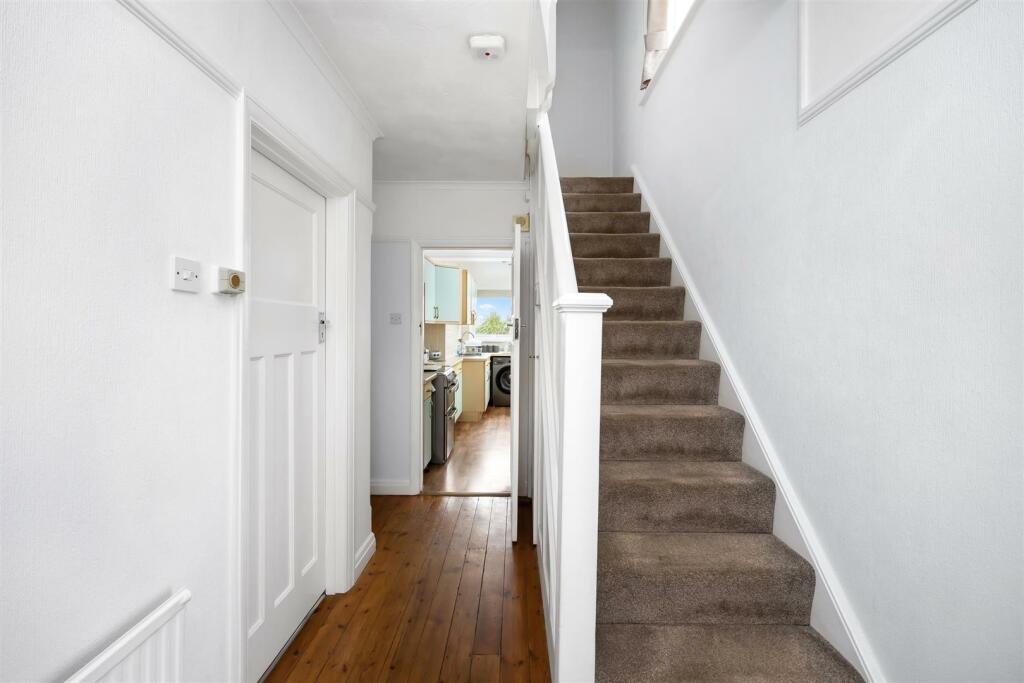 ENTRANCE HALL.jpeg