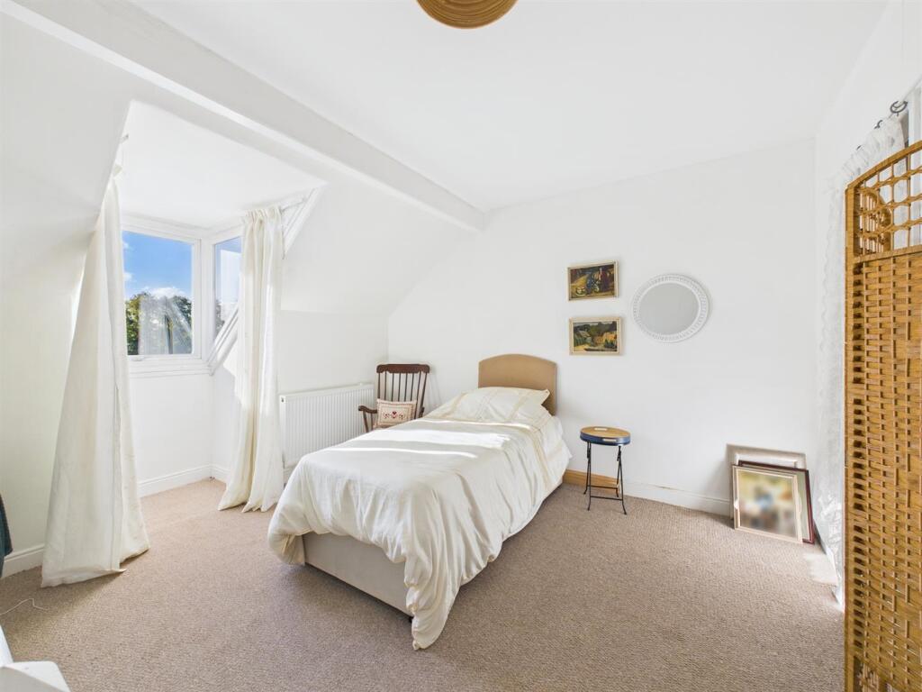 Bedroom: