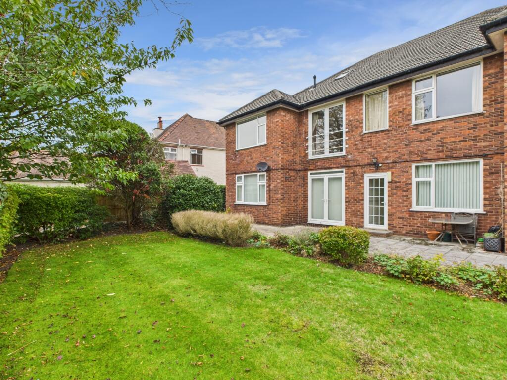 CAM02386G0-PR0148-STILL005