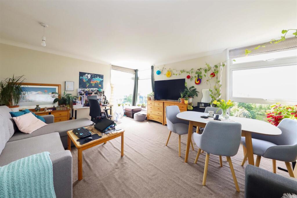 Living / Dining