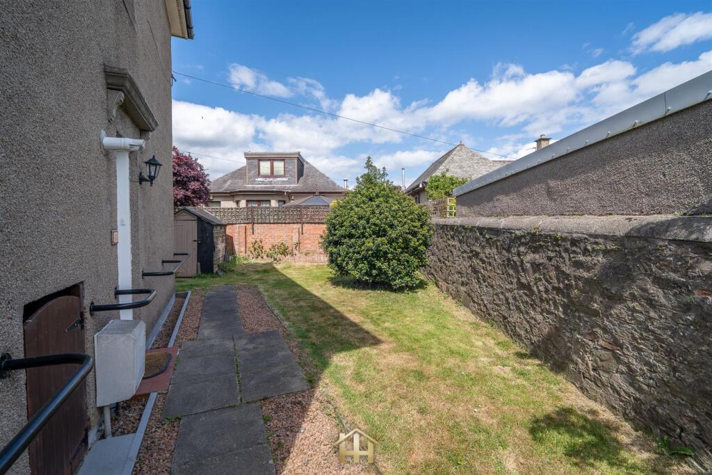 38 GLENMOY AVE 220525 EDIT (24 of 40).jpg