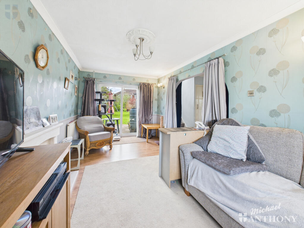 CAM03852G0-PR0250-STILL006