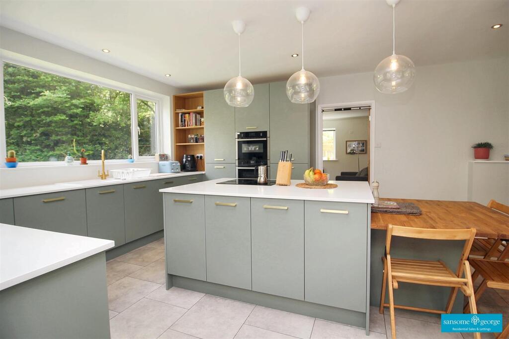 Kitchen/Breakfast Room