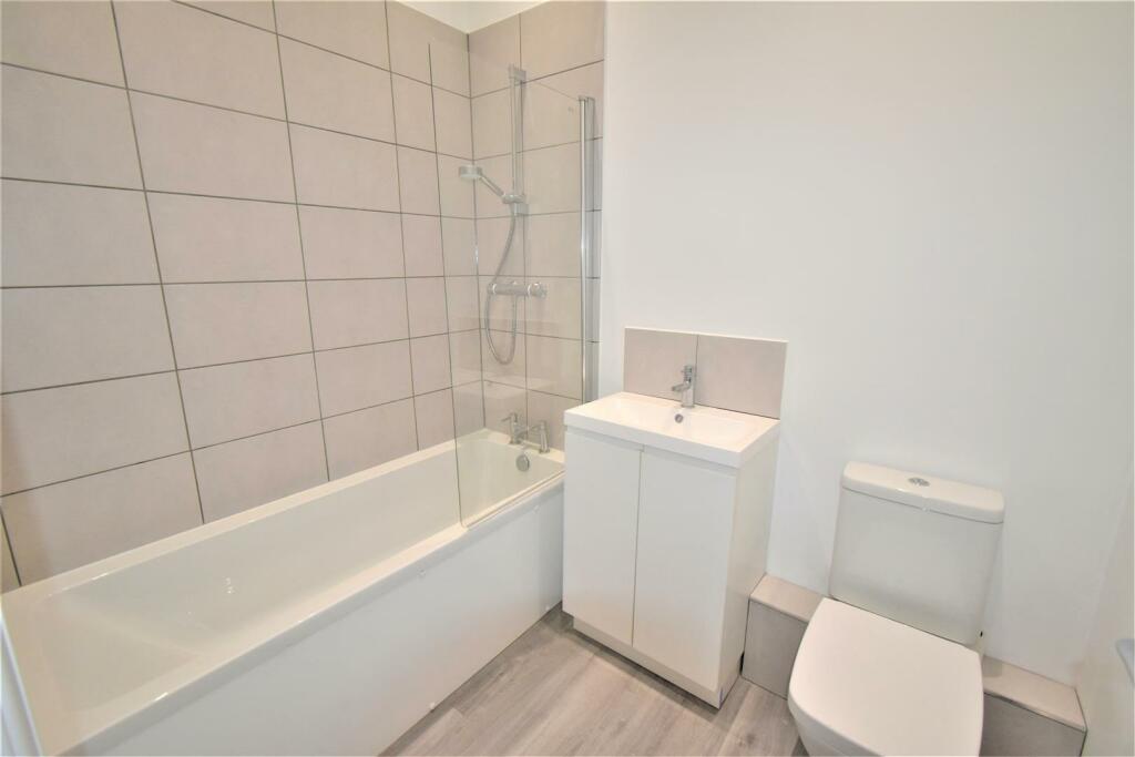 Bathroom - 1.jpg