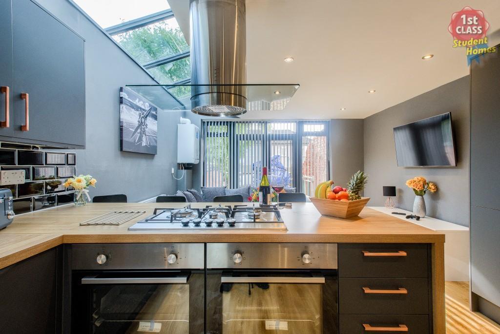 Kitchen/ Living Room