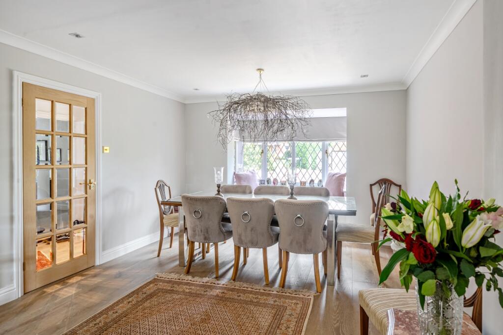 1361617-5-68dd411...