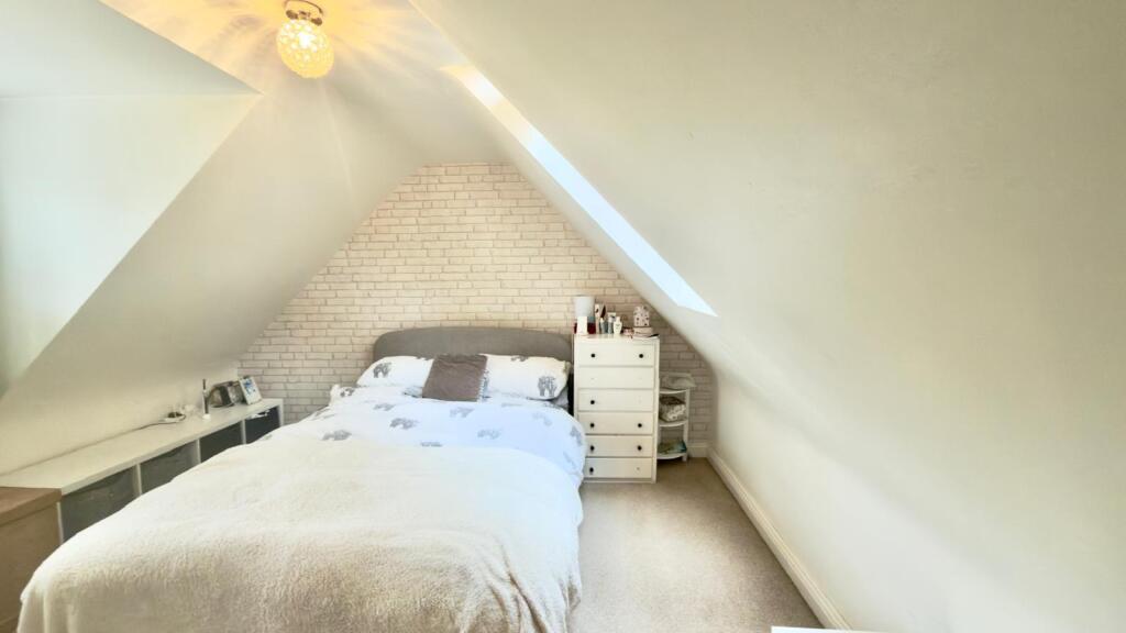 WhatsApp Image 2025-10-15 at 15.30.55 (3).jpeg