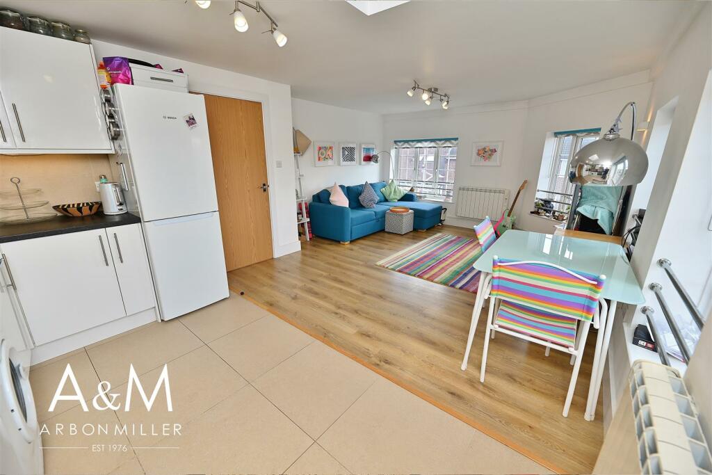 Open Plan Lounge Kitchen