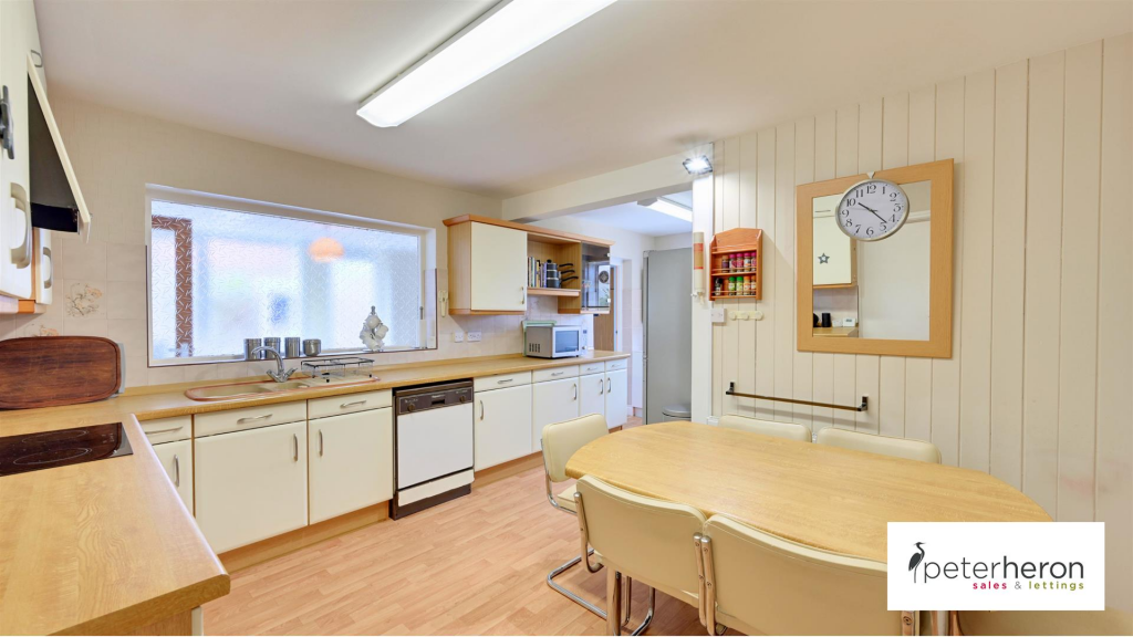 Breakfasting Kitchen