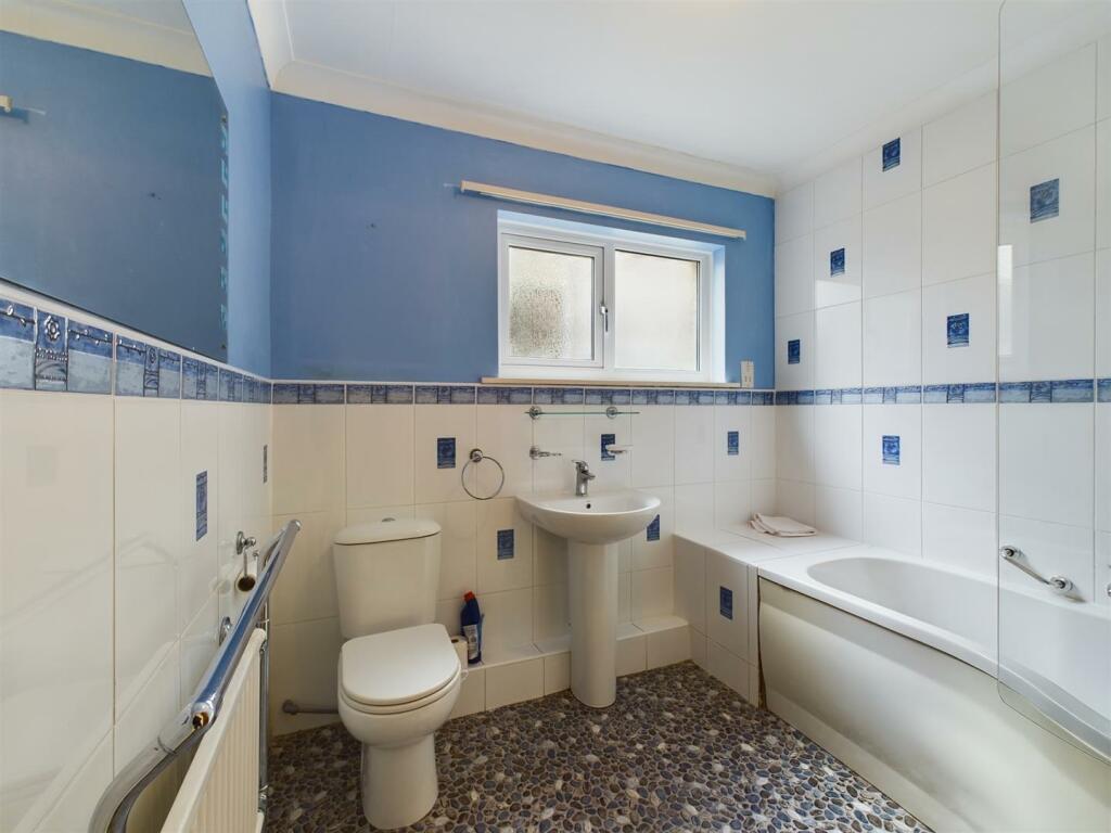 Lower Bathroom.jpg