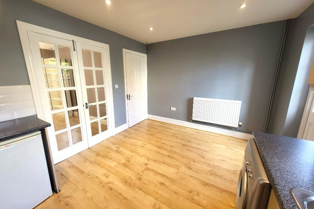 Kitchen &amp; Dining (2)