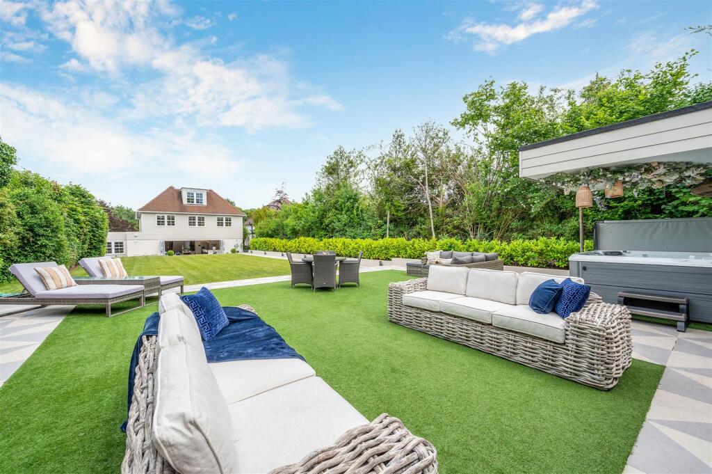 GREEN CURVE, 20- (2).jpg