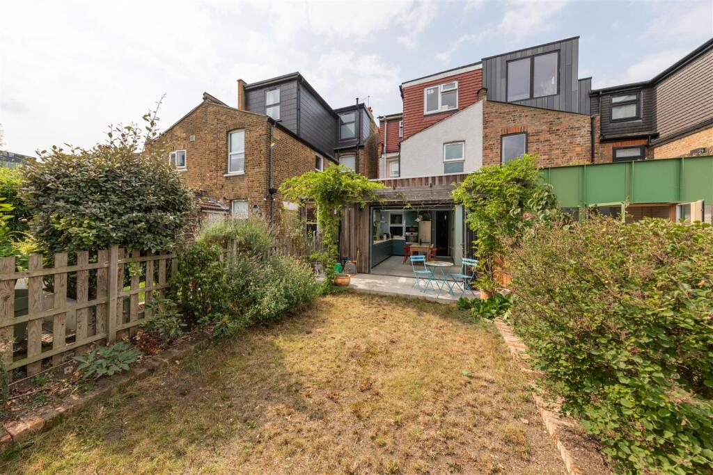 St. Johns Road, E17