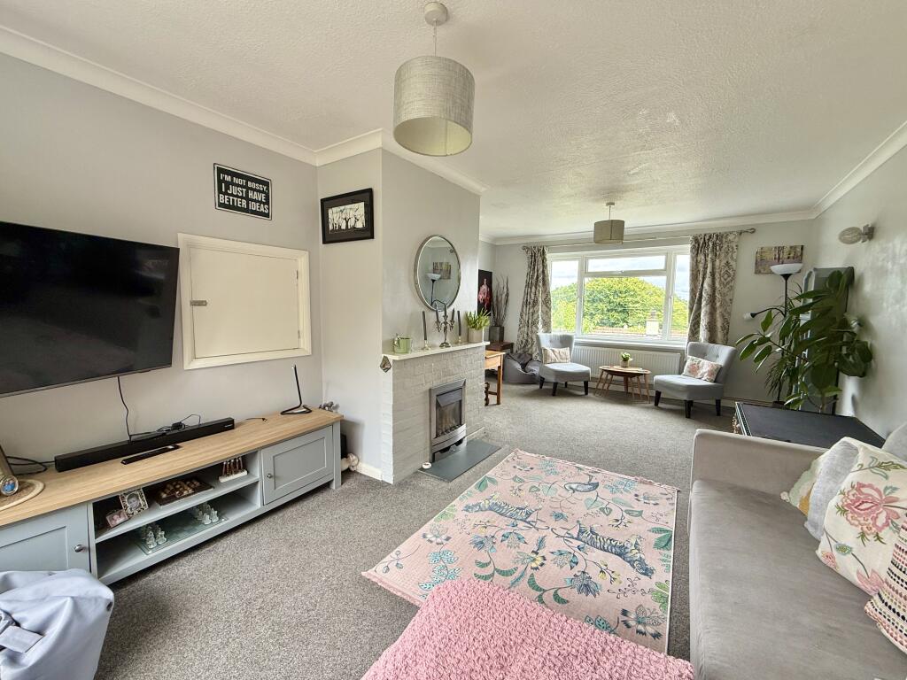 Spacious Sitting Room