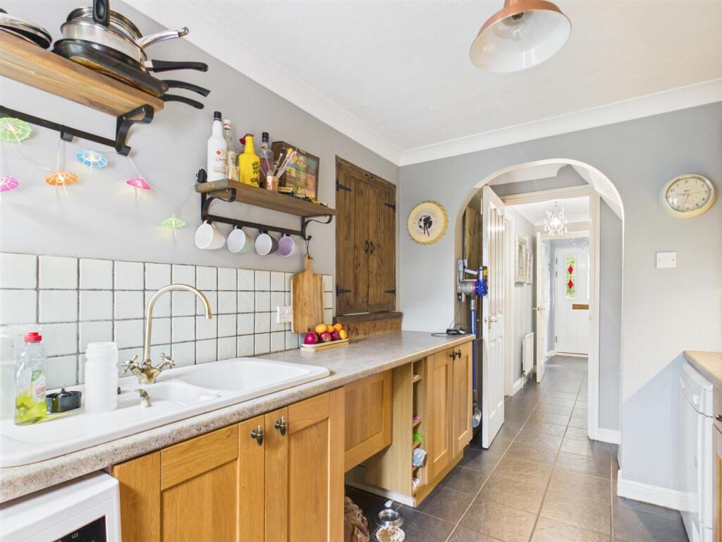 Kitchen: