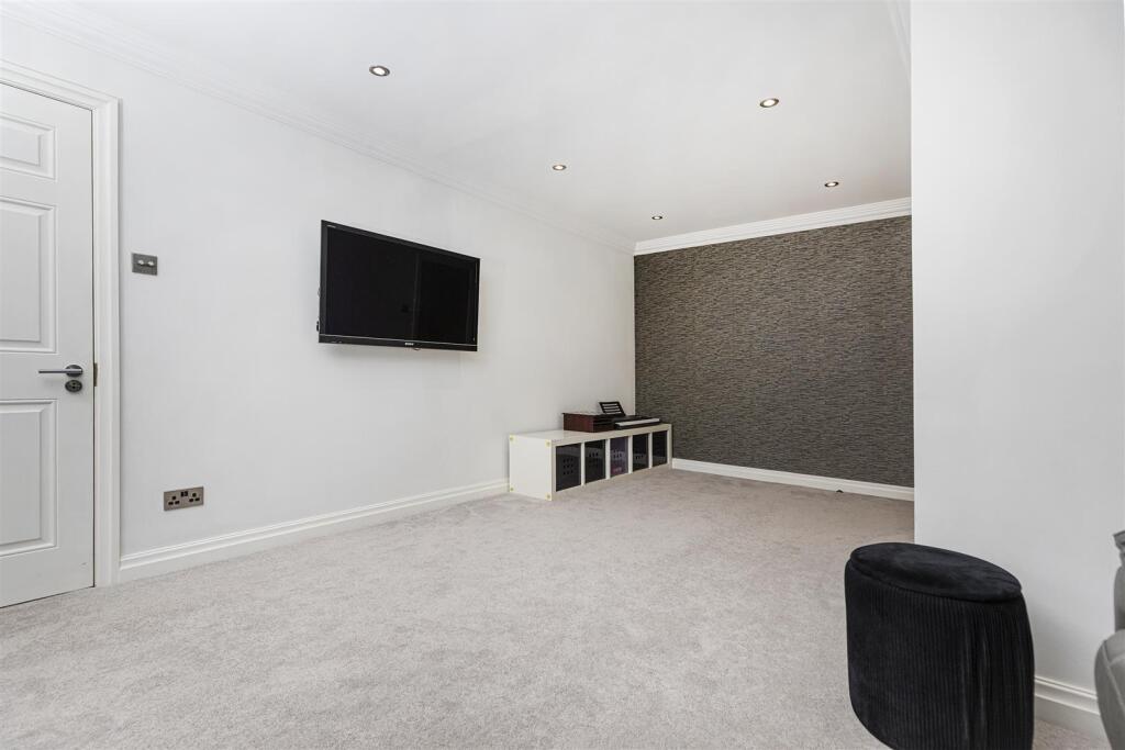 Bramleys Estate Agents - Crow Lees Gardens (8).jpg