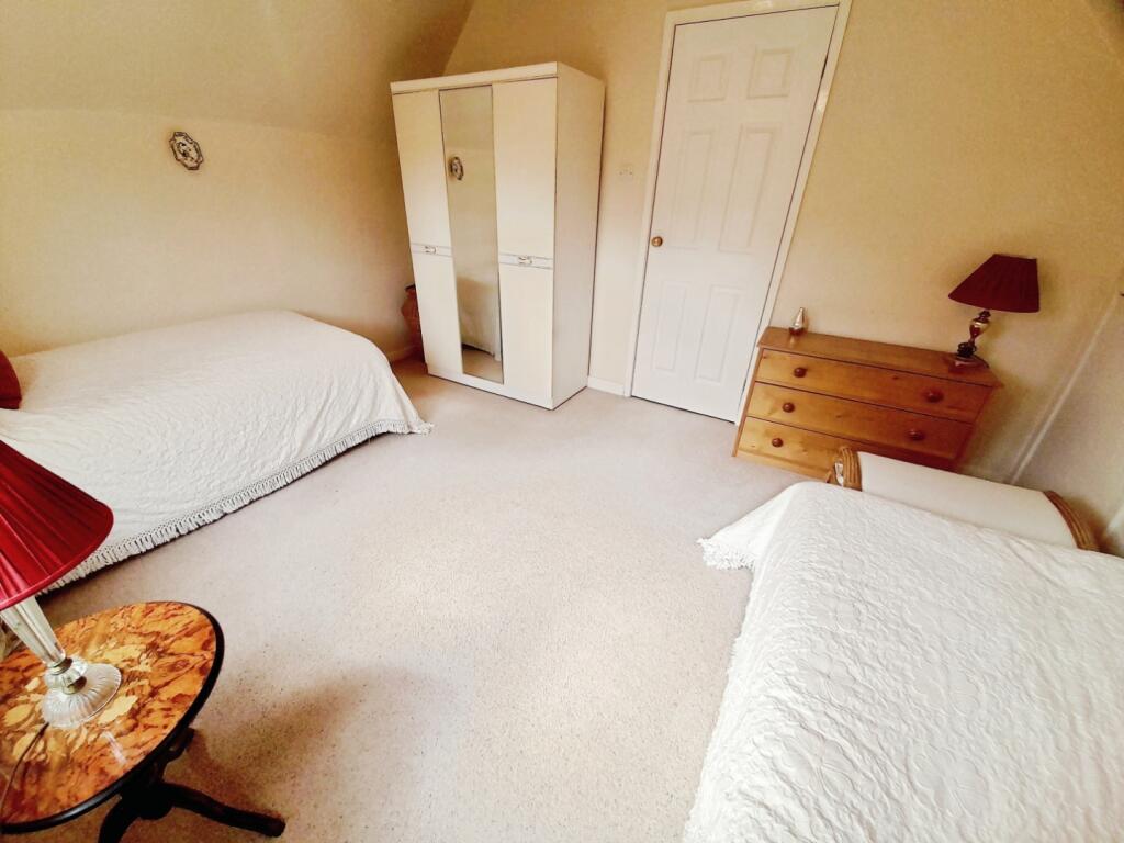pbox-bedroom-323136.jpg
