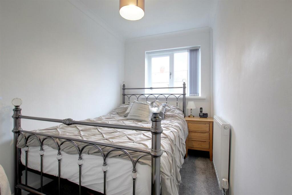 BEDROOM 2 (REAR)