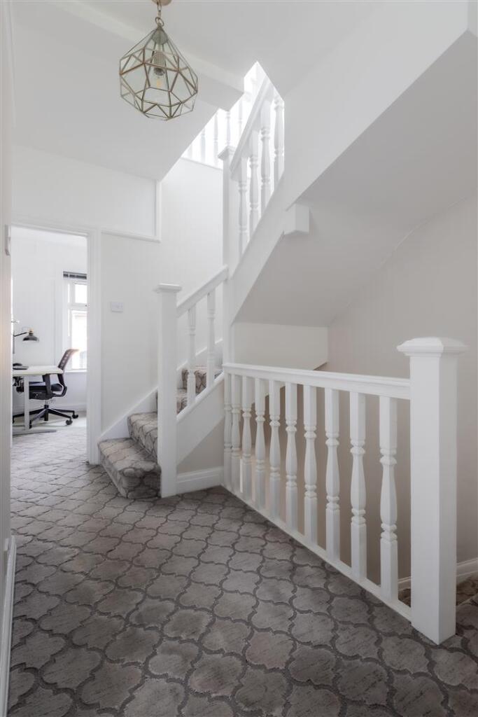 Ambleside Avenue 7-13.jpg