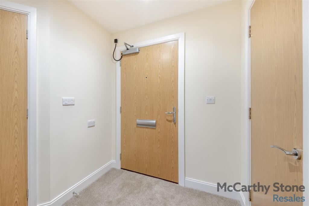 8672597-interior07.jpg