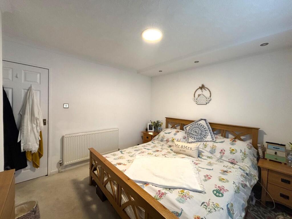 Bedroom 1_1.jpeg