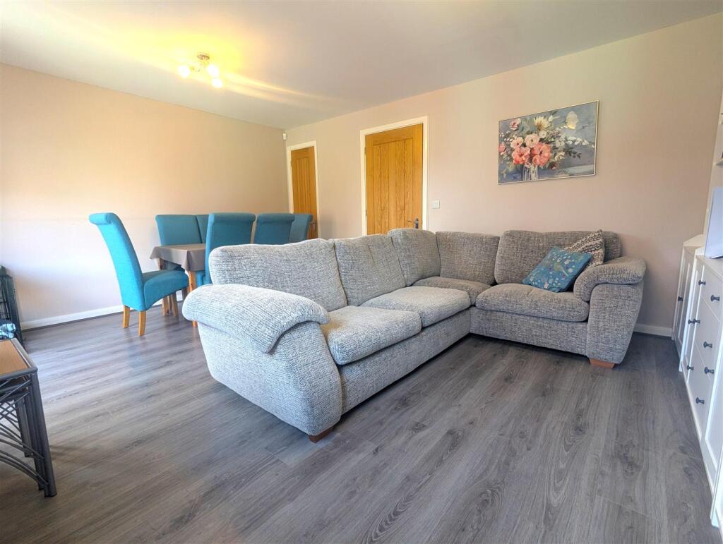 Living &amp; Dining Room