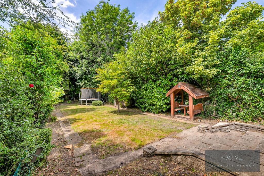 Crest Road 18 MV-11.jpg