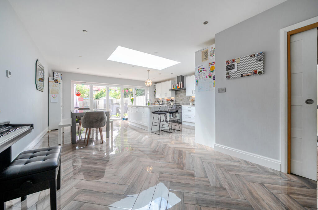 1309405-19-684996...