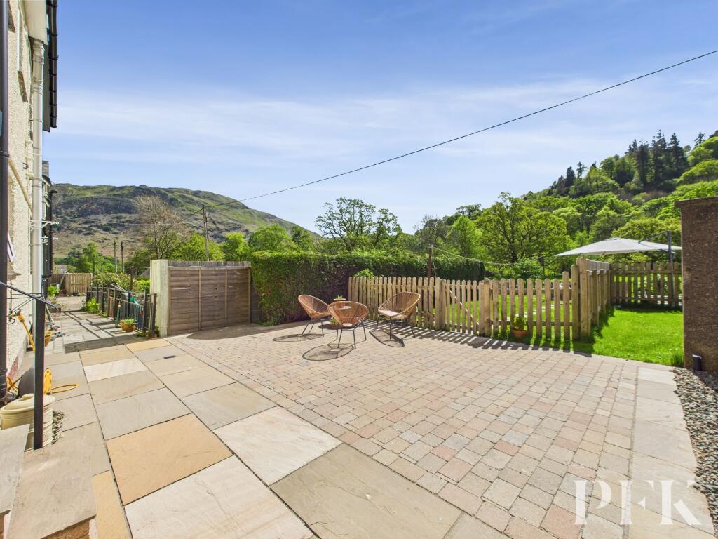 Rear Patio to Garden