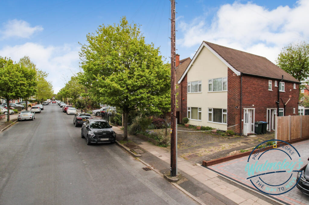 Direct frontage &amp; street scene