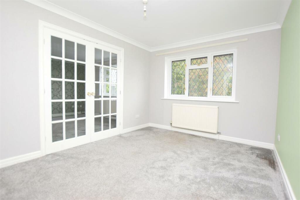 Dining Room.JPG